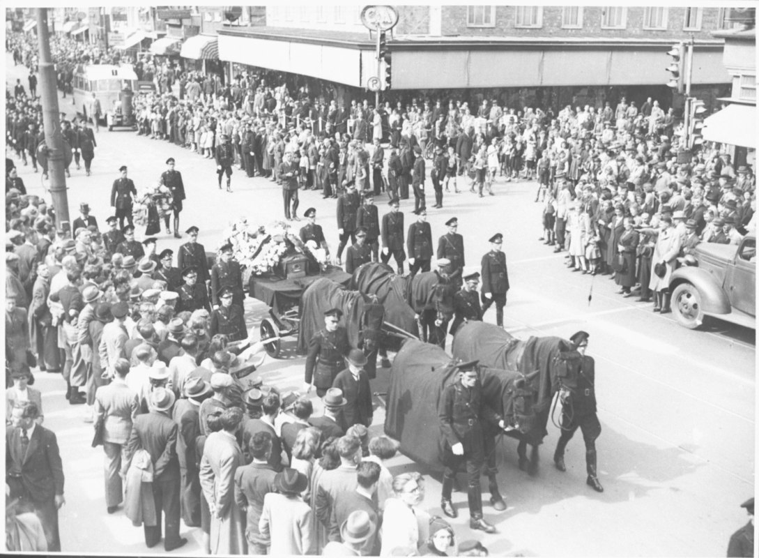 Begrafenisstoet in Utrecht voor Jacob Janse. Foto: J.C.M. Otto