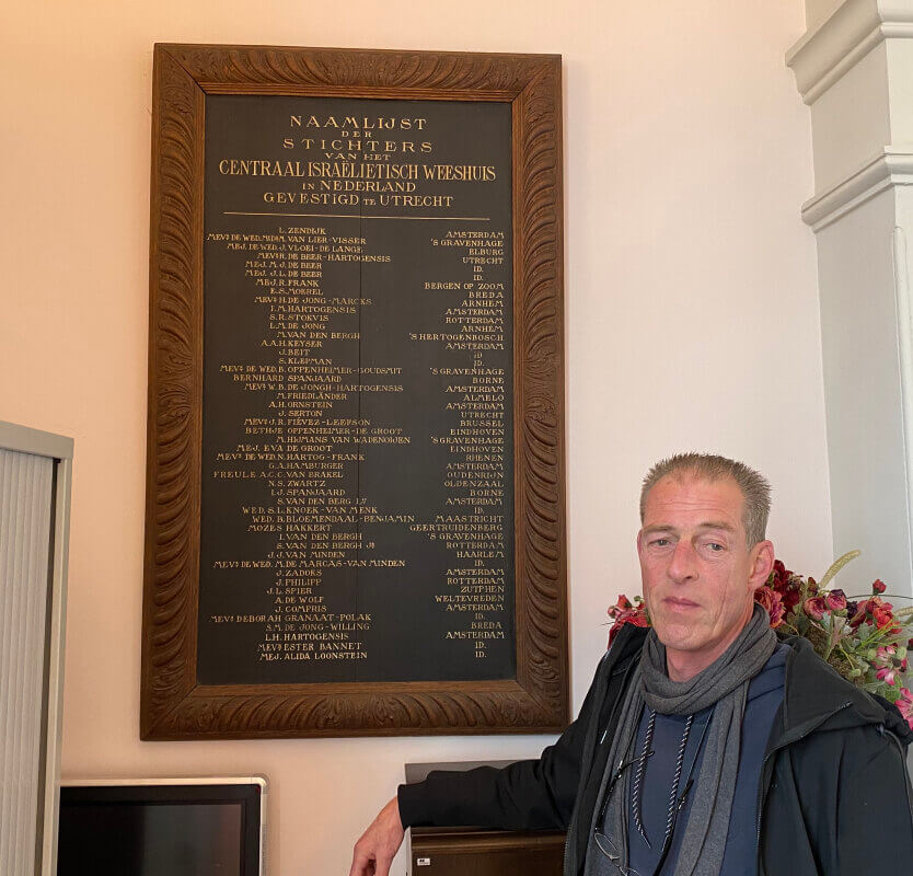 Peter van Ooijen in 2023 in de bestuurskamer van de LJGU. Foto: JT