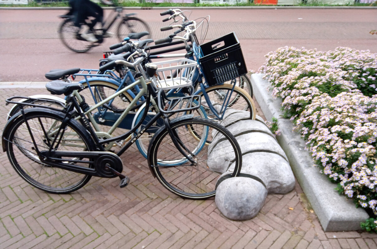 Oktober 2025, Die fietsband vooraan, door dat hoofd van die dakloze, zag er best gruwelijk uit (foto: Remco)
