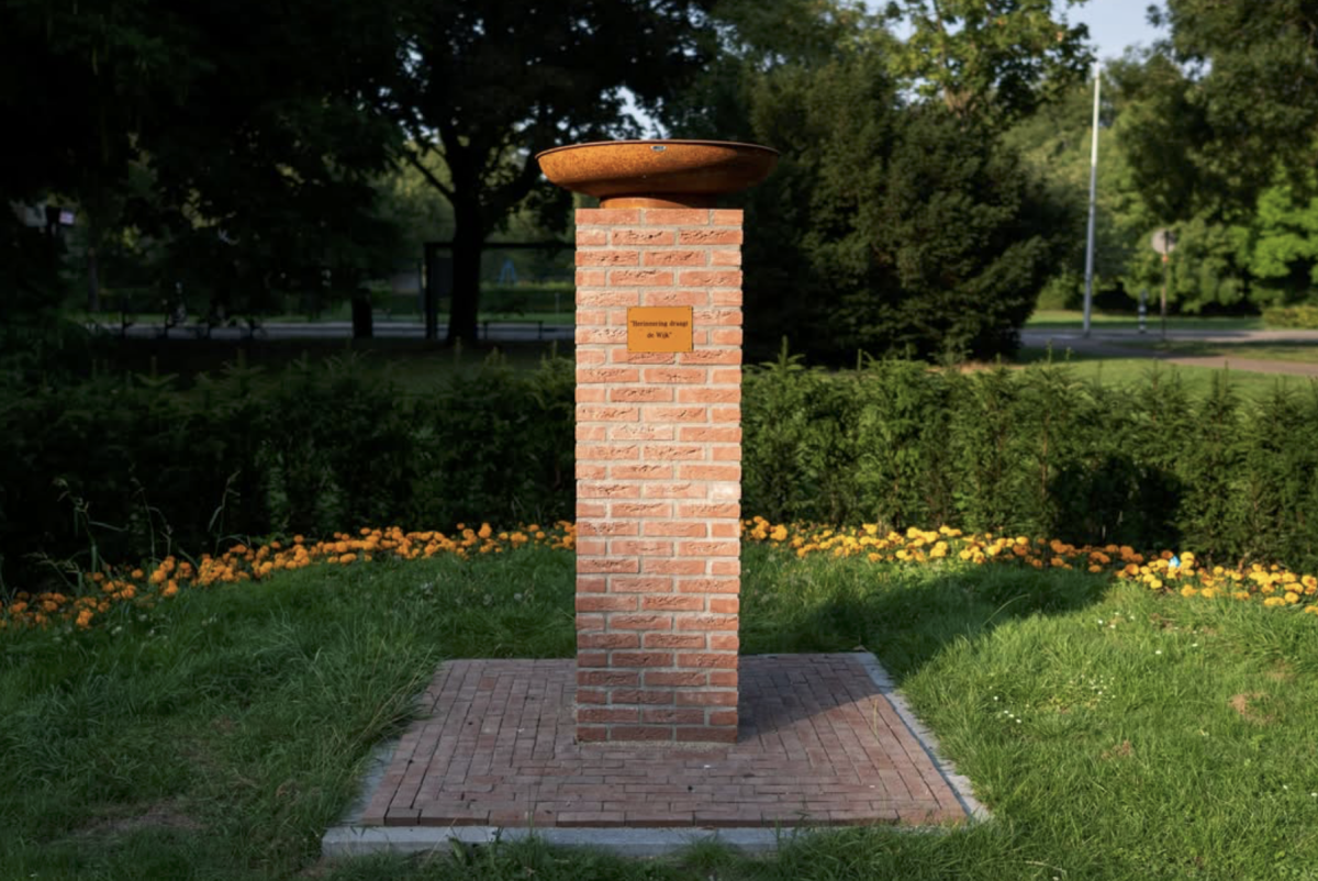 Het herdenkingsmonument 'Herinnering draagt de Wijk', in Overvecht Noord. Foto: Insta Bevrijdingsfestival Utrecht