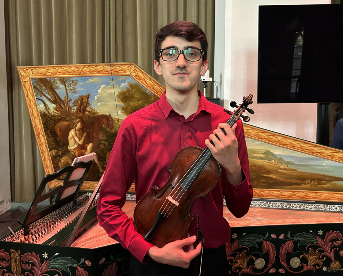 Juan Sebastián Gonzales Rodriguez met de Hellmer van opa. Foto: JT