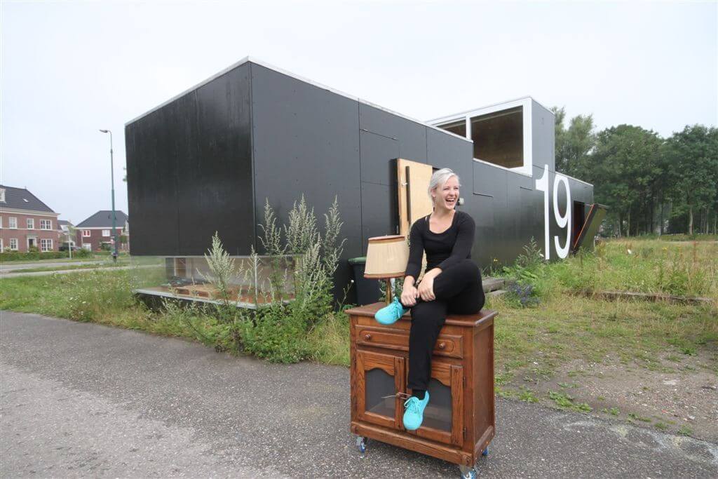 Choreografe en regisseur Meta Rooding bij Nomads in Residence, waar Zingende Beelden 2014 werd ontwikkeld.