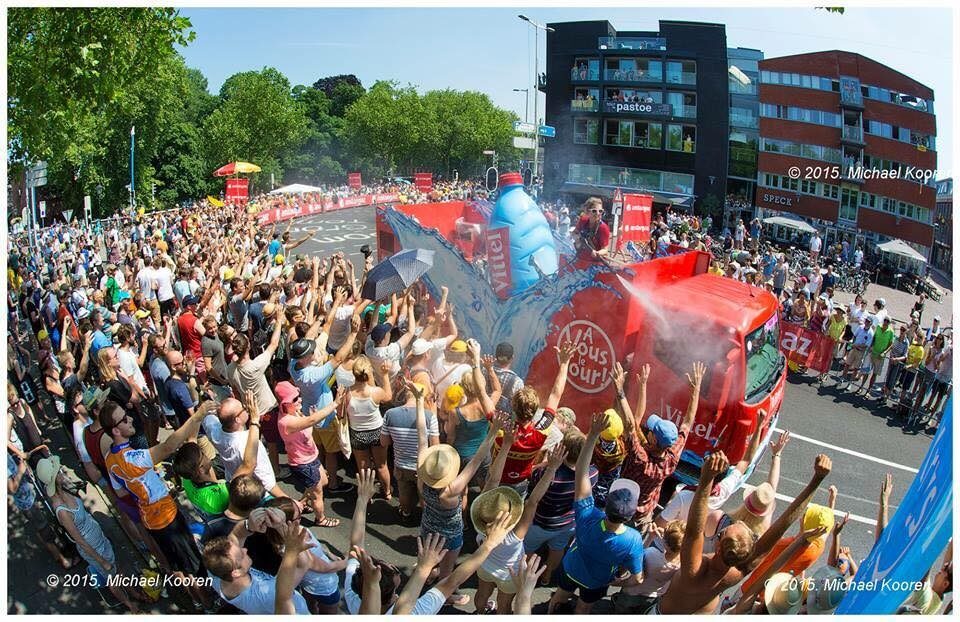 Een wagen uit de reclamekaravaan. Foto: Michael Kooren