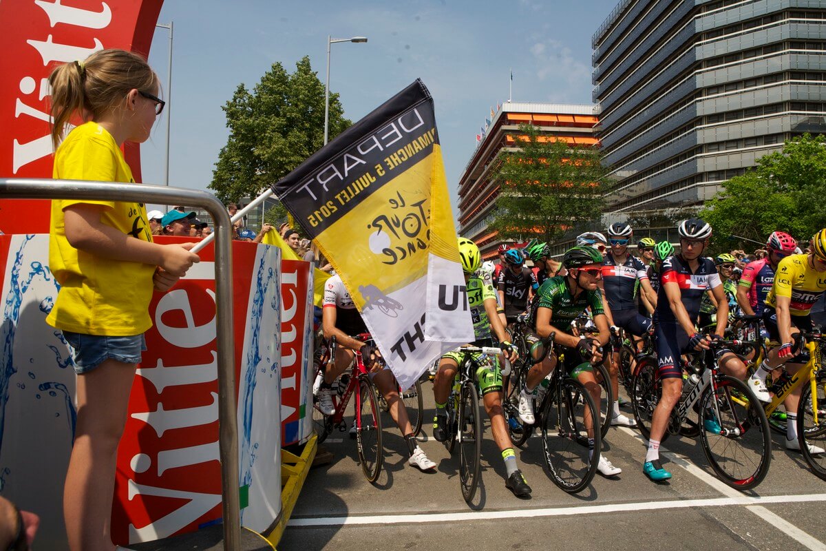 Dasja Talitsch staat klaar voor het sein van vertrek. Foto: Ton van den Berg