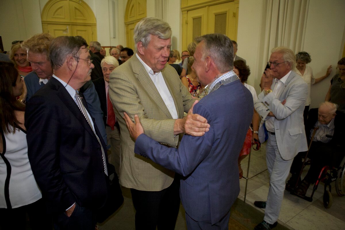 Met Ivo Opstelten. Foto: Ton van den Berg