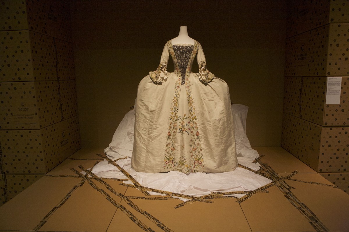De 'Robe a la francaise' dateert uit de 18e eeuw. Foto: Ton van den Berg
