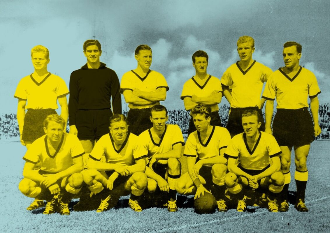 Het elftal van DOS in 1958.