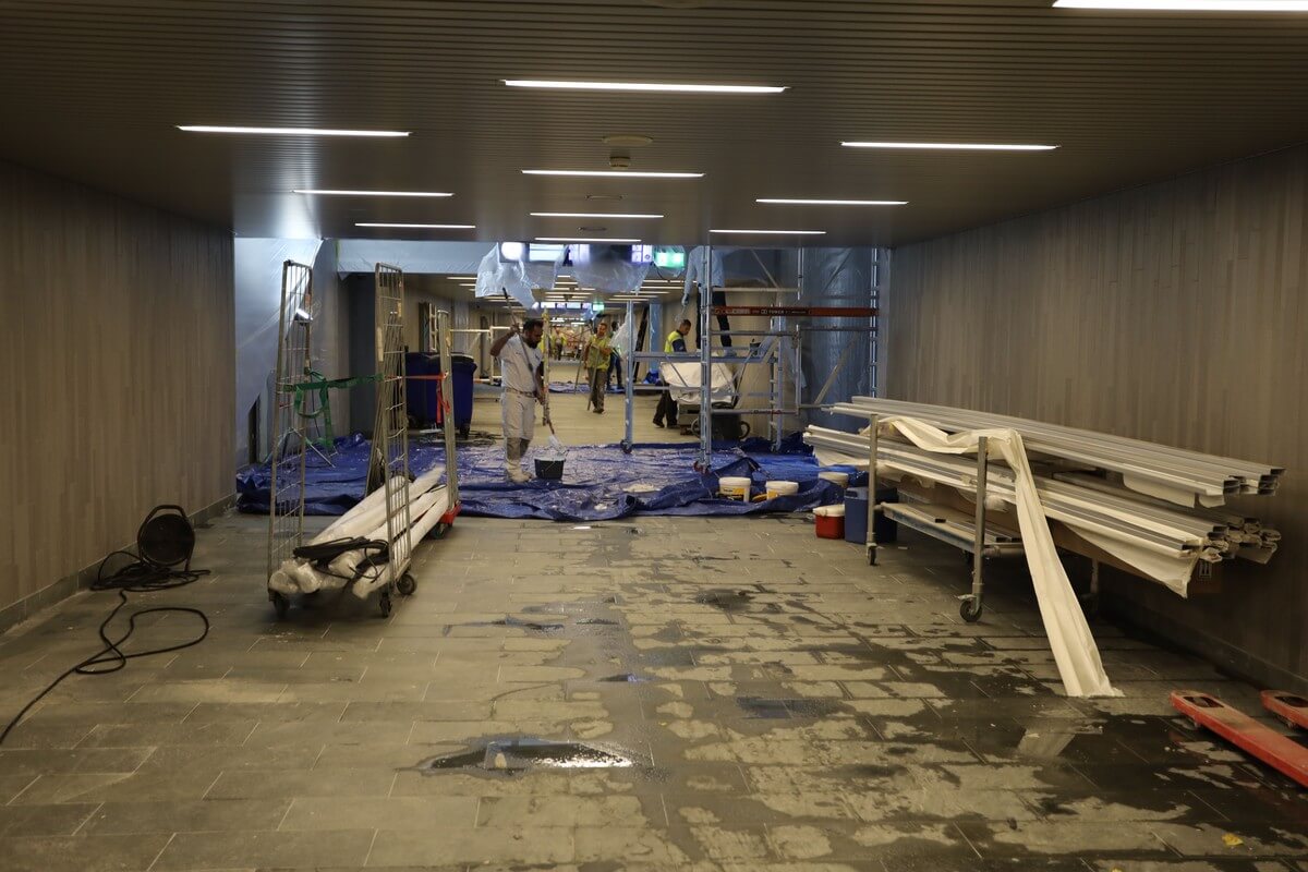 Vrijdag 24 augustus wordt er nog hard gewerkt aan de Middentunnel. Foto: Ton van den Berg