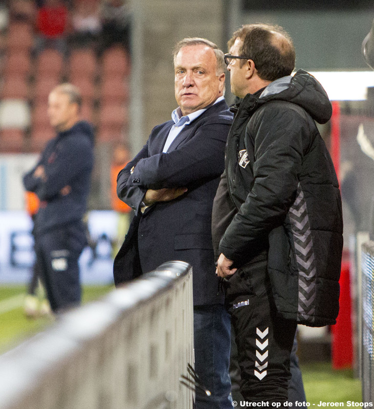 De jarige coach met zijn assistent. Foto: Jeroen Stoops