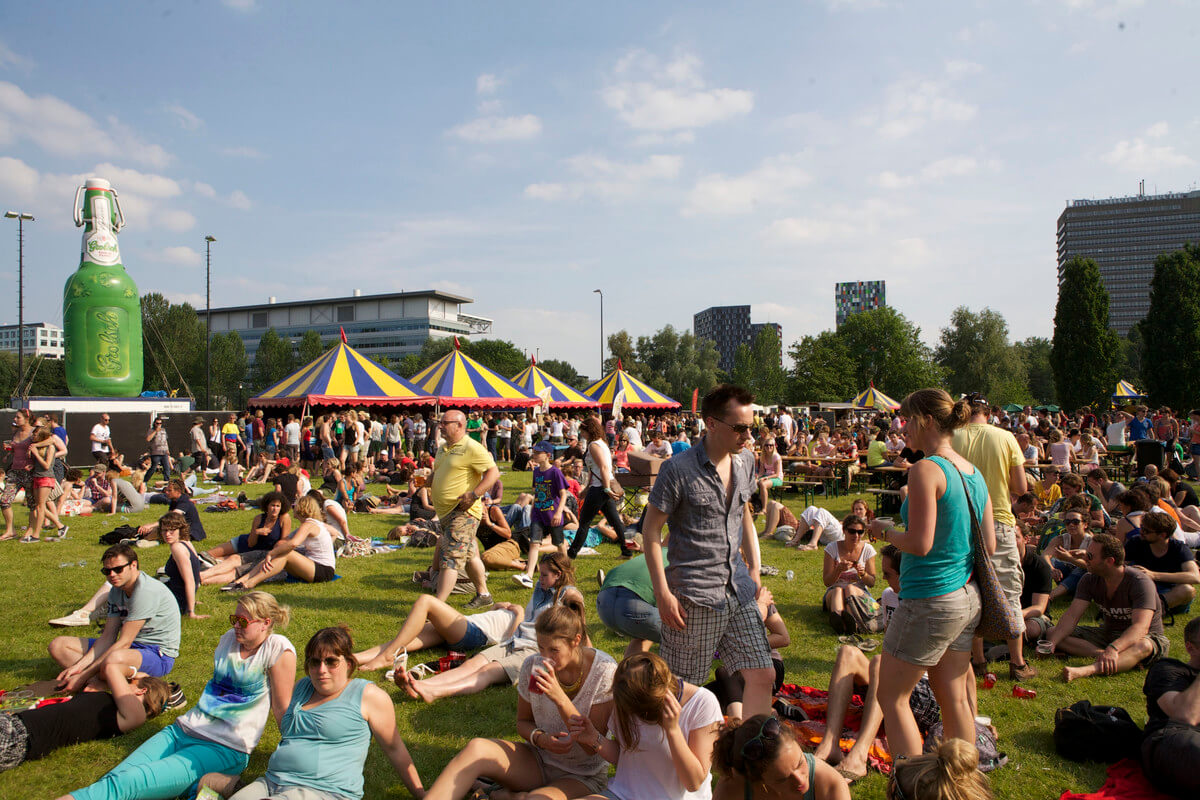 Een van de velden op het festivalterrein deBeschaving. Foto: Ton van den Berg