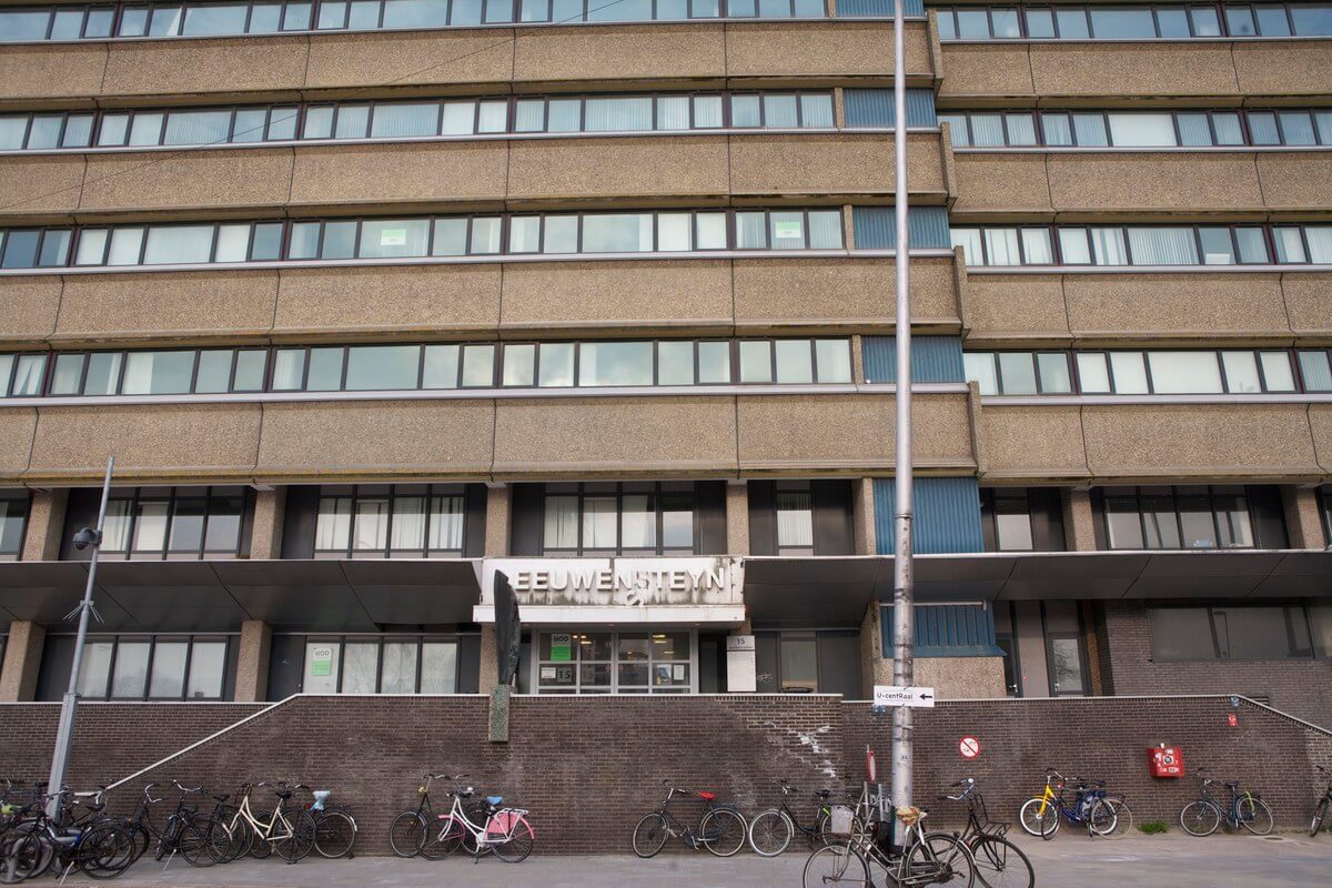 Het gebouw Leeuwensteyn wordt gesloopt. Foto: Ton van den Berg