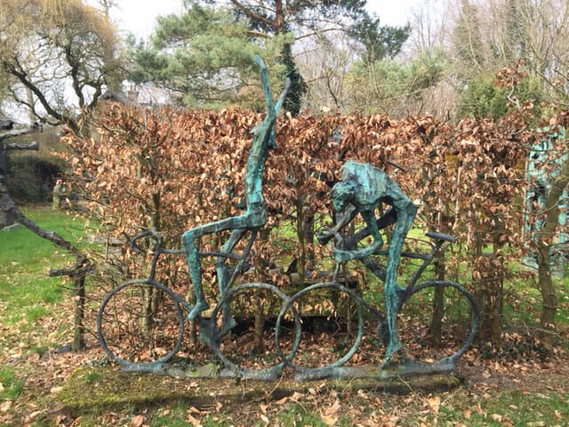 De Tourrenners in het beeldenpark Beerschoten. Foto: B. Schnetz