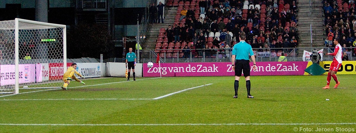 Via een penalty naar 1- 1. Foto: Jeroen Stoops