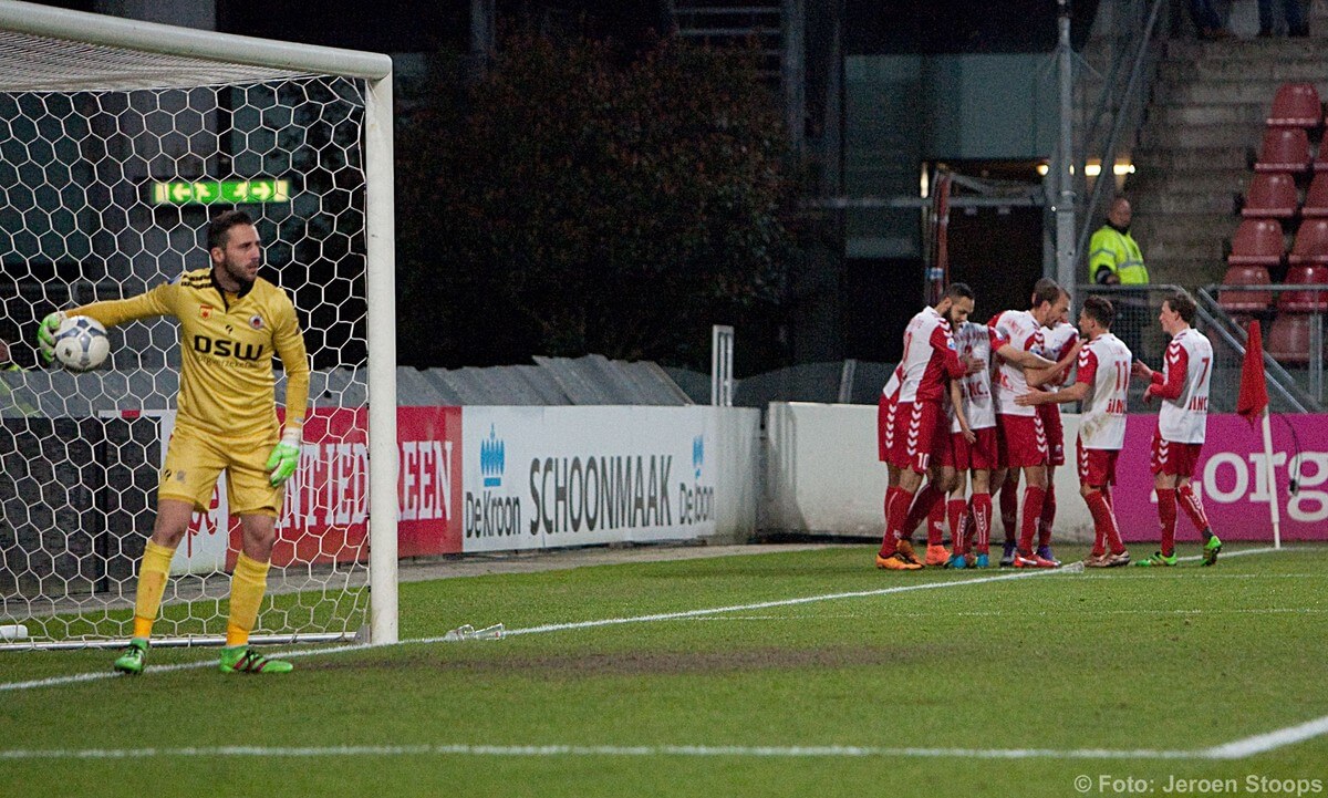 Vreugde bij de FC na de 2 - 1. Foto: Jeroen Stoops