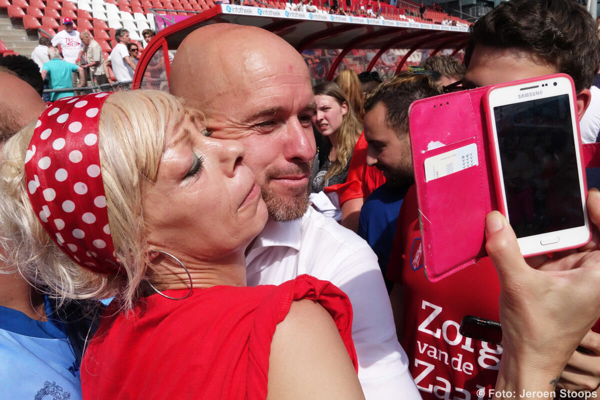 Een selfie met trainer Ten Hag. Foto's Jeroen Stoops