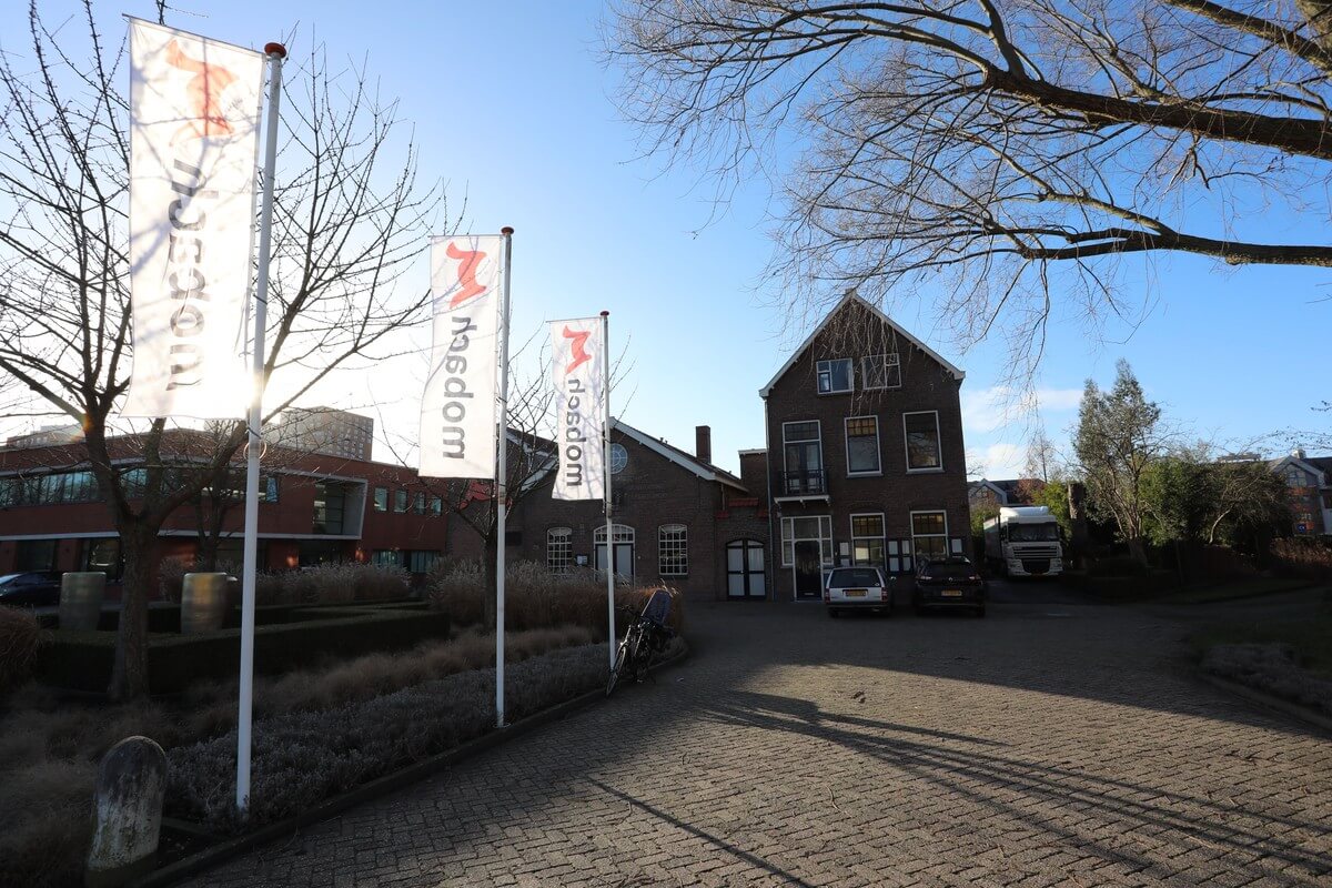 Mogelijk kan het voormalige OPG-complex van gebouwen met onder meer Vechtclub XL blijven bestaan. Foto: Ton van den Berg