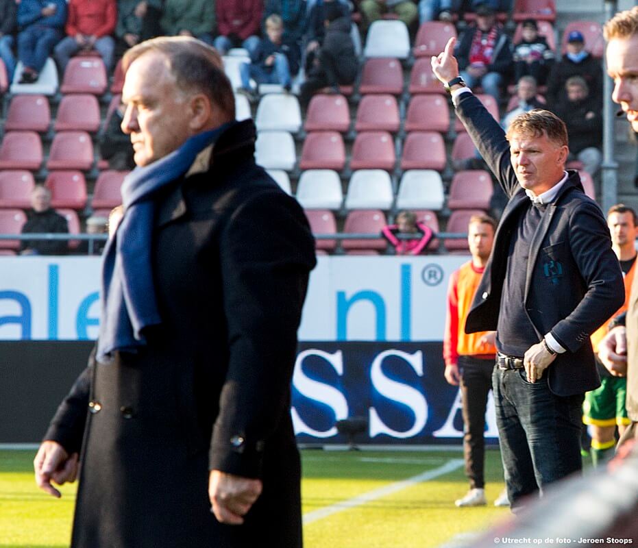 Oud FC Utrecht-speler Groenendijk nu in de Galgenwaard als trainer van ADO terwijl oud-ADO-speler Advocaat nu Utrecht traint.