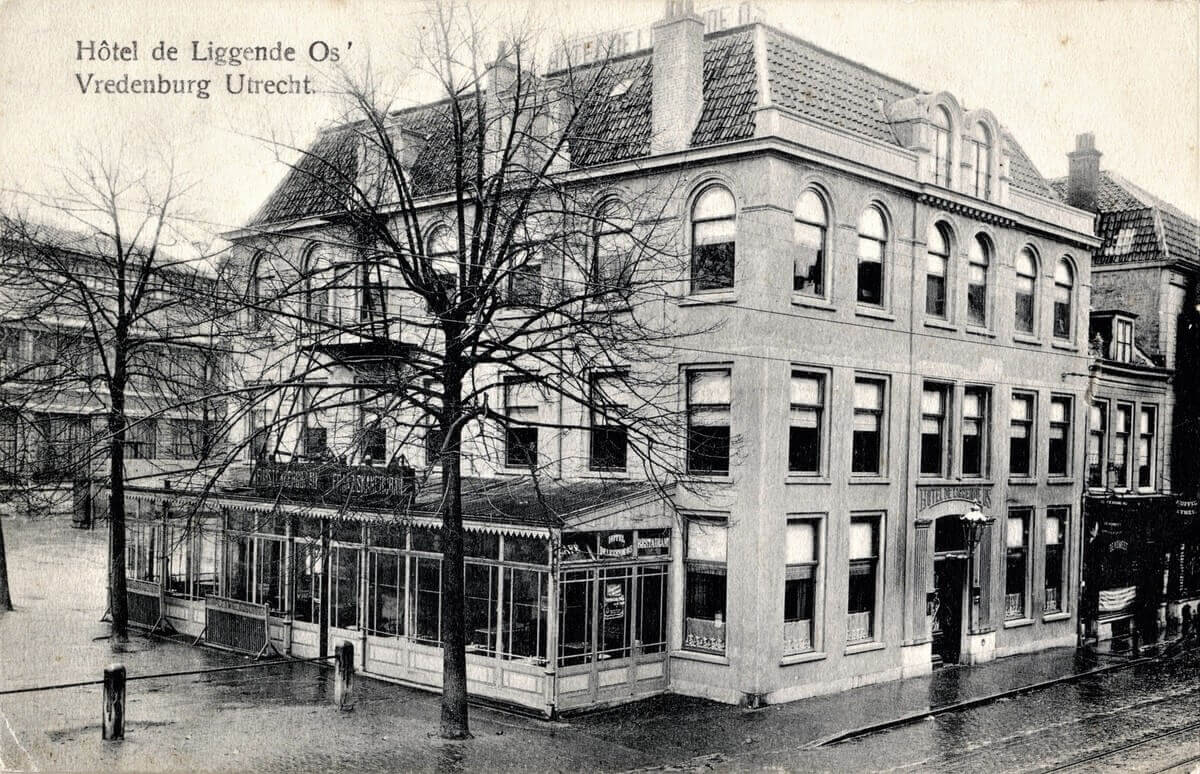 De Liggende Os na de verbouwing van 1909 met extra verdieping. (Foto: Het Utrechts Archief)