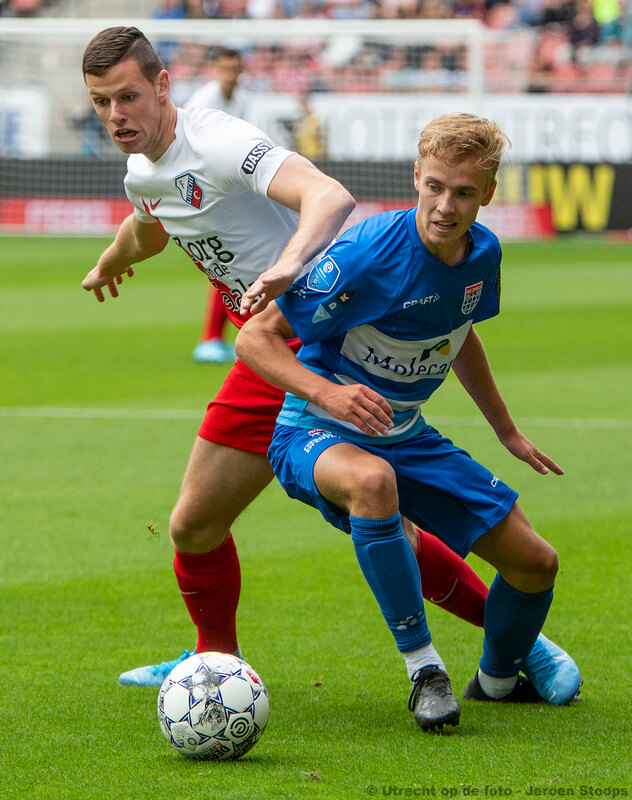 Venema krijgt een basisplaats van trainer Van den Brom.