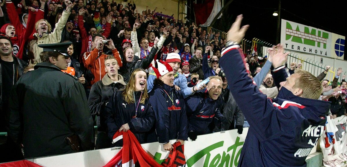 Utrechtsupporters in het stadion van Zilnia. Foto: Jaap de Boer