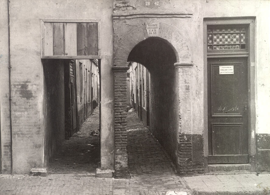 De verdwenen steeg Nooijtgedagt in Wijk C in de jaren dertig. Foto: Het Utrechts Archief/Volksbuurtmuseum