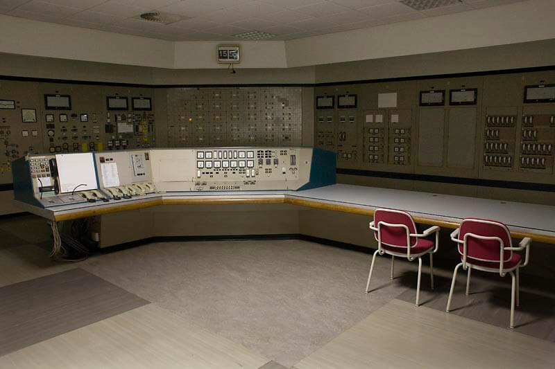 De verlaten regelkamer van de in 1997 gesloten Kerncentrale Dodewaard. Foto: Rob Huibers/Hollandse Hoogte