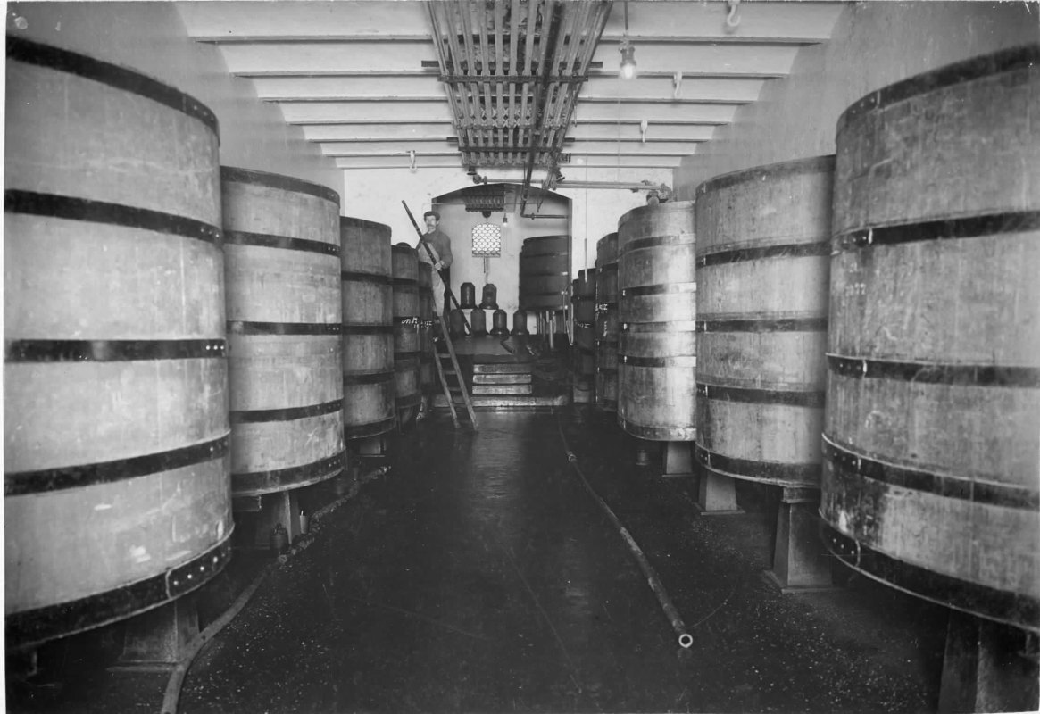 De bierkelder van Bierbrouwerij de Krans in de jaren tien van de vorige eeuw. Foto: G. Jochmann/HUA