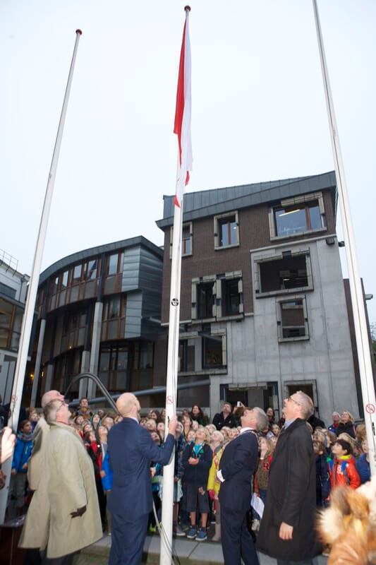 De stadsvlag gaat in top.