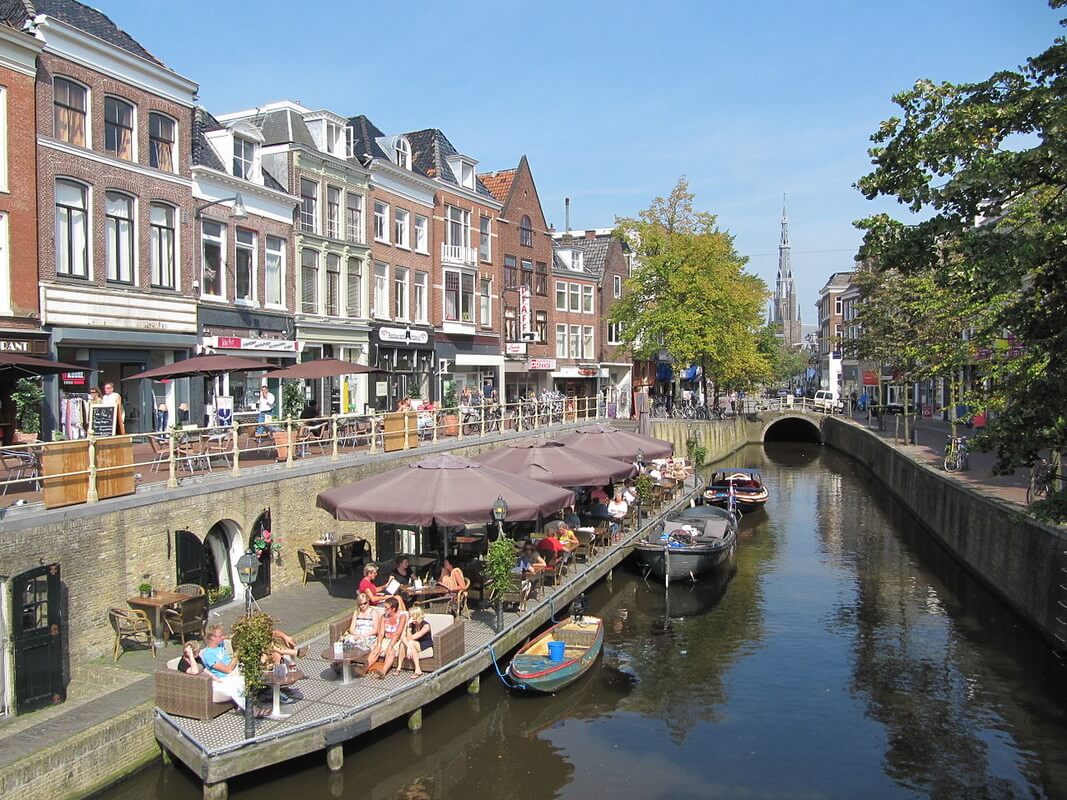 De historische winkelstraat De Kelders heeft ook werfkelders. Foto: Wikipedia / M.M. Minderhoud 