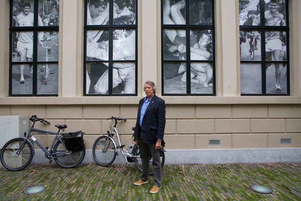 Dick Goosen leverde als 'Geesinkdeskundige' een belangrijke bijdrage aan de Geesinkexpositie. Foto: Ton van den Berg