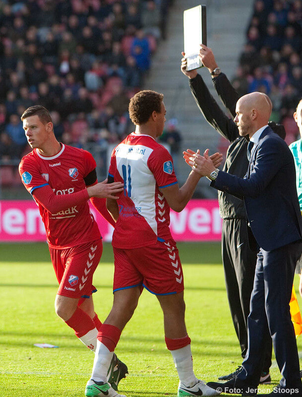 Dessers kwam niet tot scoren en wordt gewisseld voor Nick Venema. Foto: Jeroen Stoops