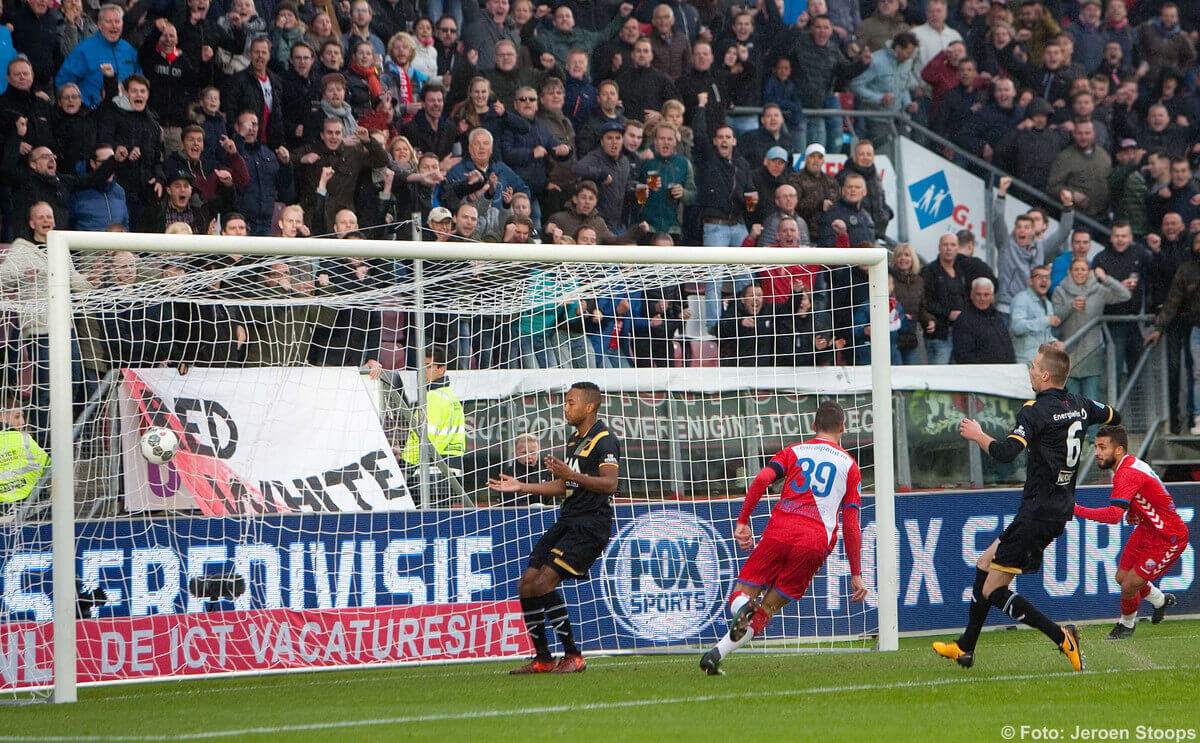 Wissel levert een punt op. Venema maakt de 2-2. Foto: Jeroen Stoops