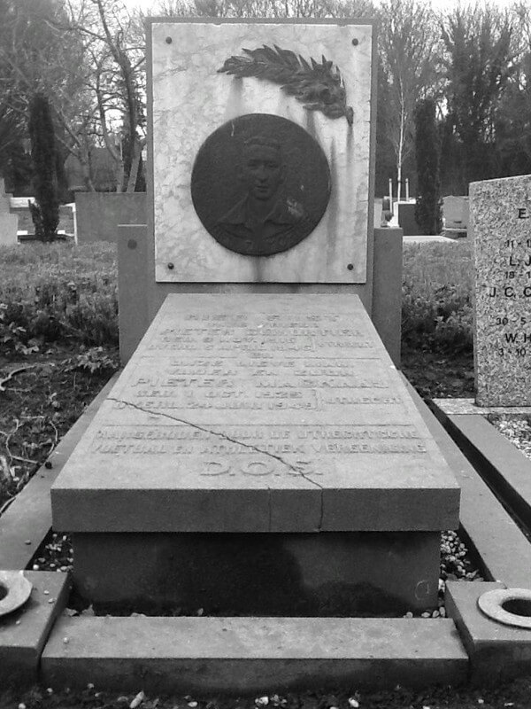 Het graf van Piet Dumortier op begraafplaats Tolsteeg. Foto: C. Huiding