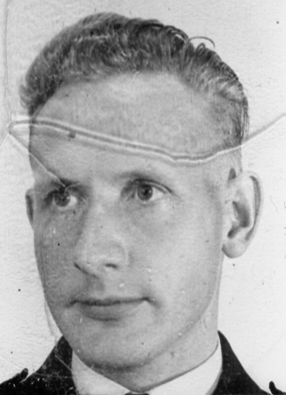 Pasfoto van Anton van den Brink, 1963