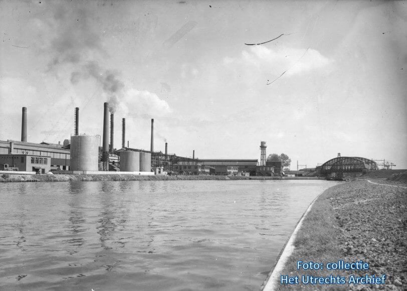 De Demkafabriek aan het Merwedekanaal (later Amsterdam-Rijnkanaal). Foto: Collectie HUA