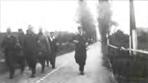 Een arrestatieploeg van de NSB op weg in Westbroek. Foto: Historische Kring De Bilt