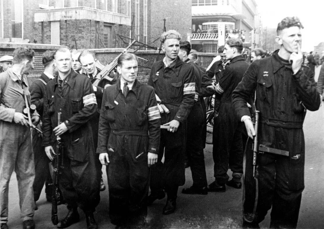 Leden van de Binnenlandse Strijdkrachten op de Potterstraat, zij komen in onderstaand verhaal niet voor. Foto: Collectie HUA
