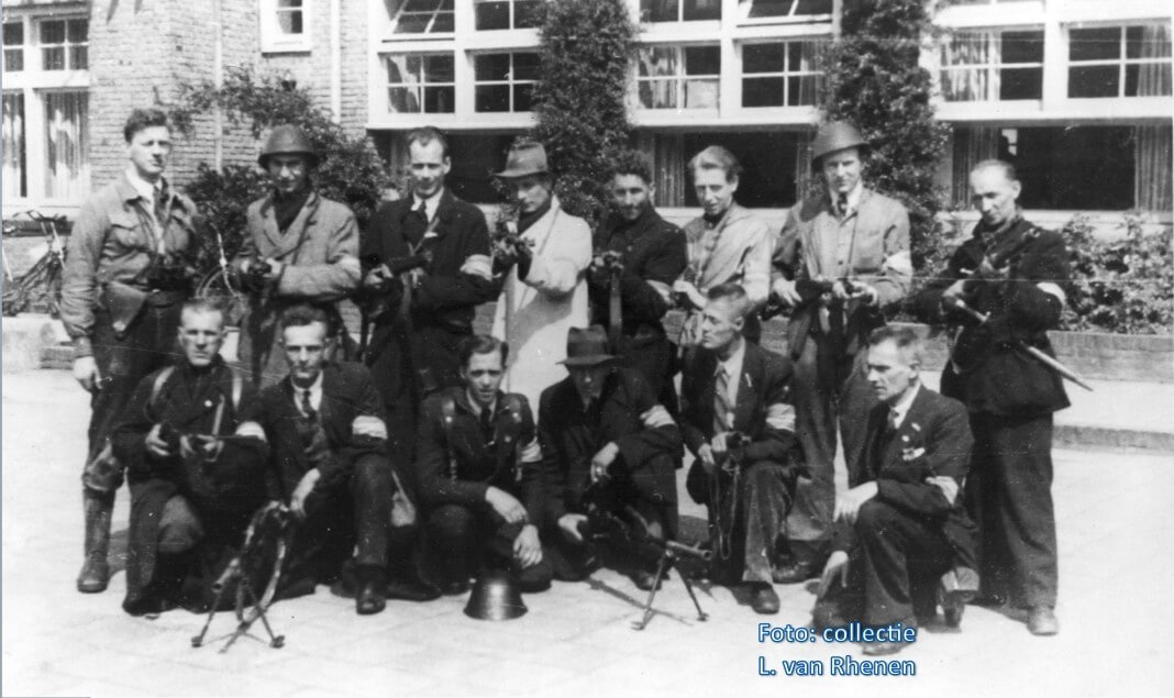 Leden van de Binnenlandse Strijdkrachten in Ondiep. Foto: Collectie L. van Rhenen