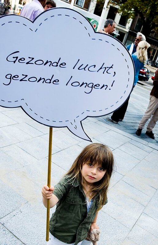 Wolkjes milieuteksten. Foto: Michiel Wijnbergh