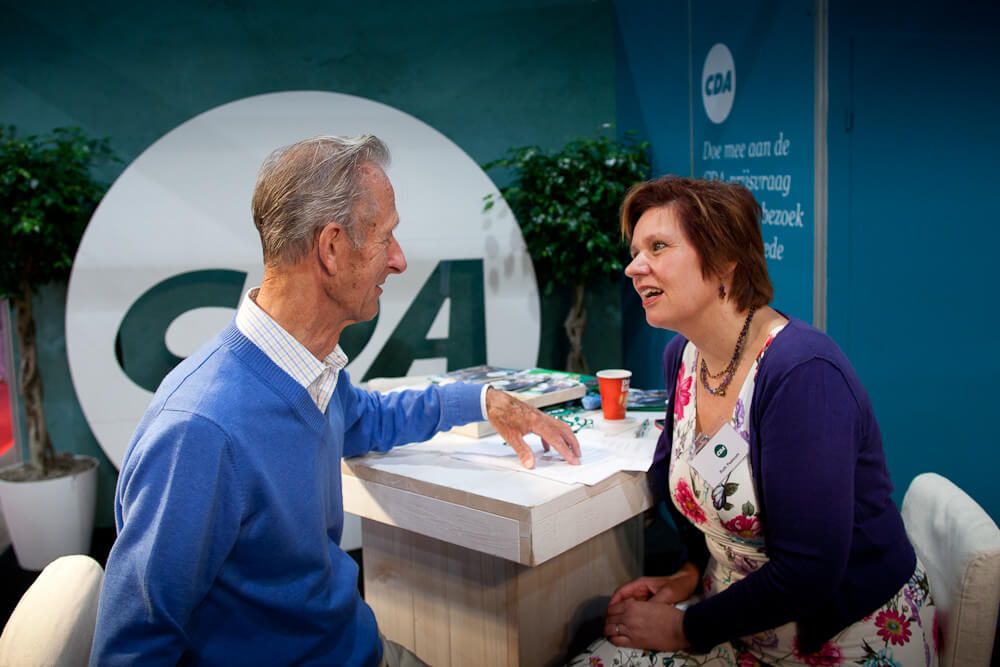 Ruth Peetoom voorzitter CDA geeft informatie. Foto's: Desiree Meulemans