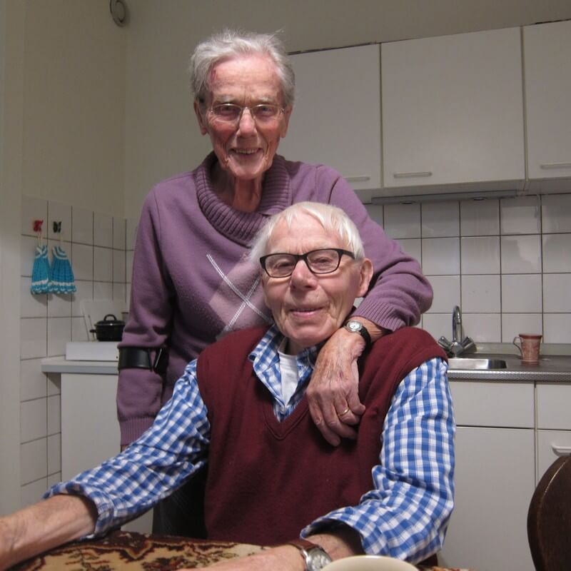 Bep en Herman Sangers, Herman raakte in 1966 zwaar gewond bij een ongeluk in de fabriek. Foto: J. Bours