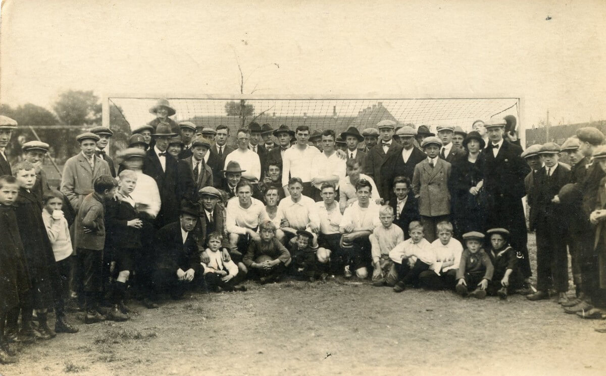 Het elftal van de Stichtse Boys in 1917. Archief W. Geijssen