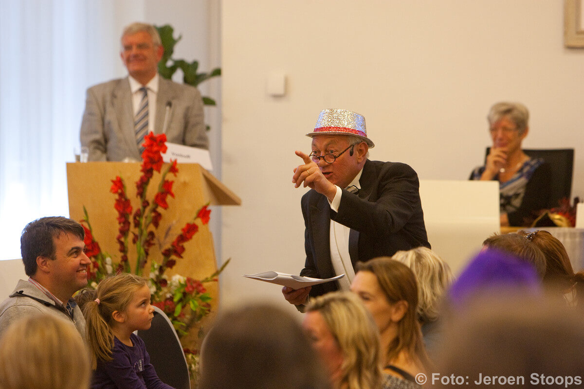 De vorige week teruggetreden griffier Ad Smits speelde een belangrijke in het Stadhuistooneel. Foto: Jeroen Stoops