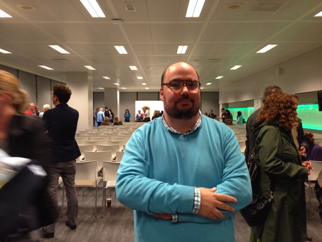 Bewoner Richard Stekelenburg is ongerust over de komst van vluchtelingen in de Jaarbeurs. Foto: Zita Eijzenbach