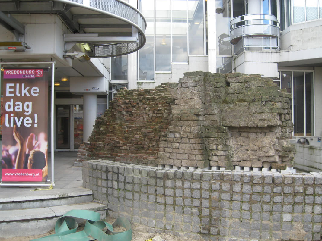 De kloostermuur bij het voormalige muziekcentrum. Foto: Het Utrechts Archief