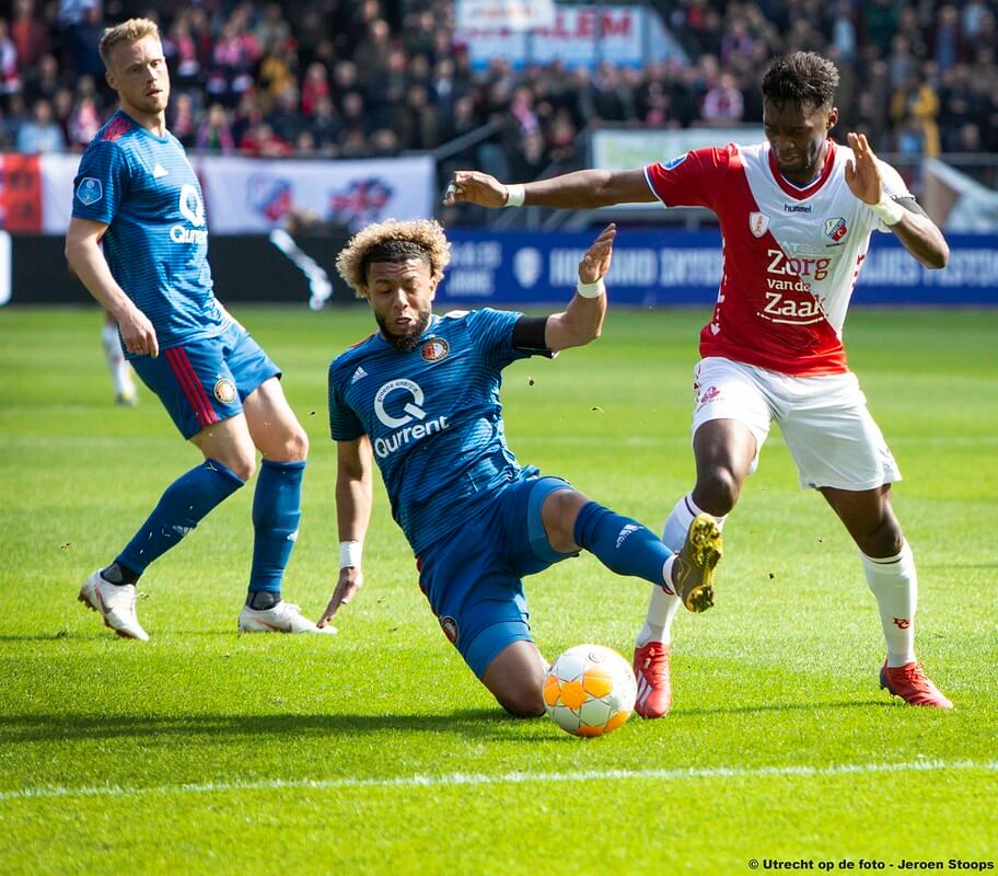 Belangrijk moment in de eerste helft: Overtreding van Vilhena op Bahebeck op de rand van de 16. 