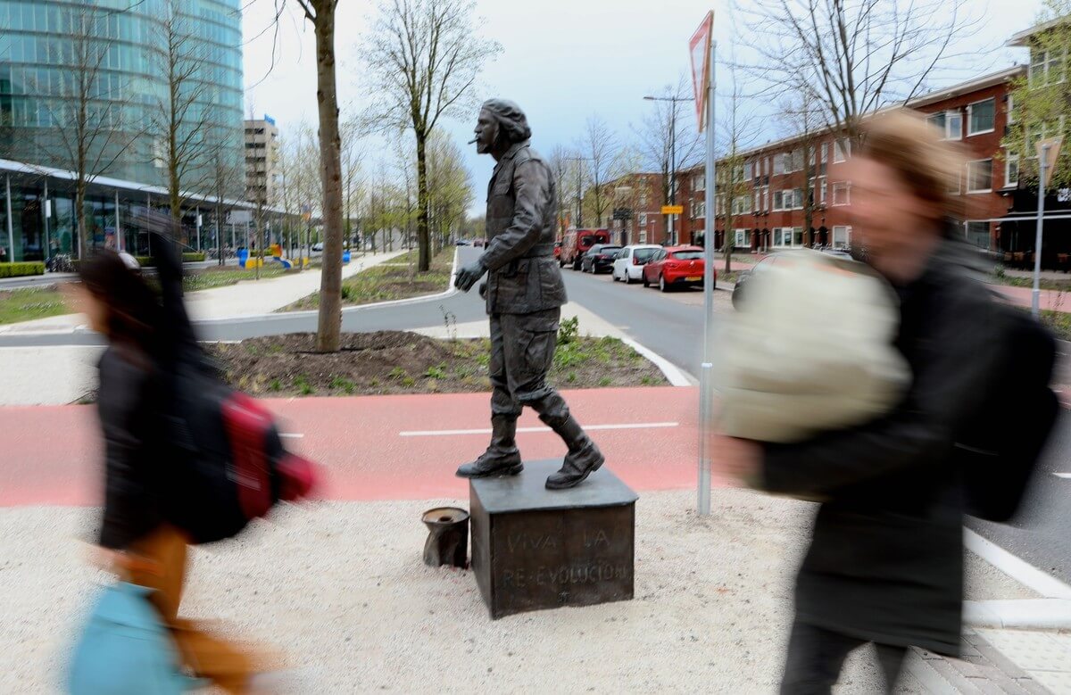 De living sculpture uitbeeldend Che Guevara. Foto: Ton van den Berg