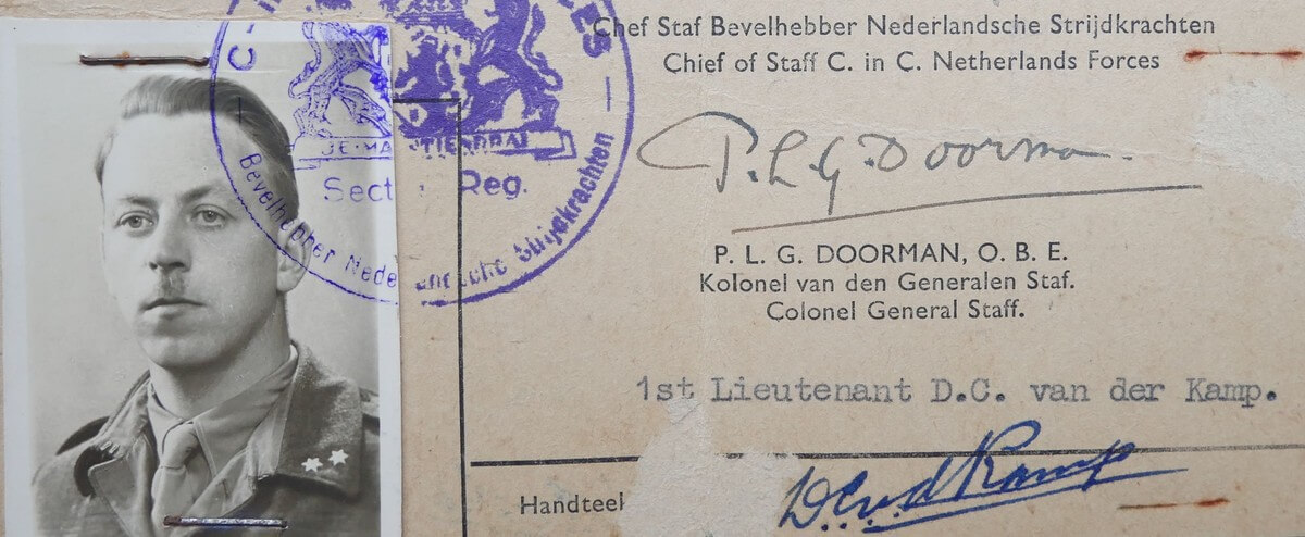Identiteitsbewijs van Van der Kamp in 1945. Foto: familearchief Van der Kamp