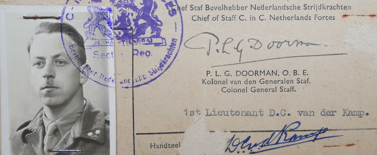 Identiteitsbewijs van Van der Kamp in 1945. Foto: familearchief Van der Kamp