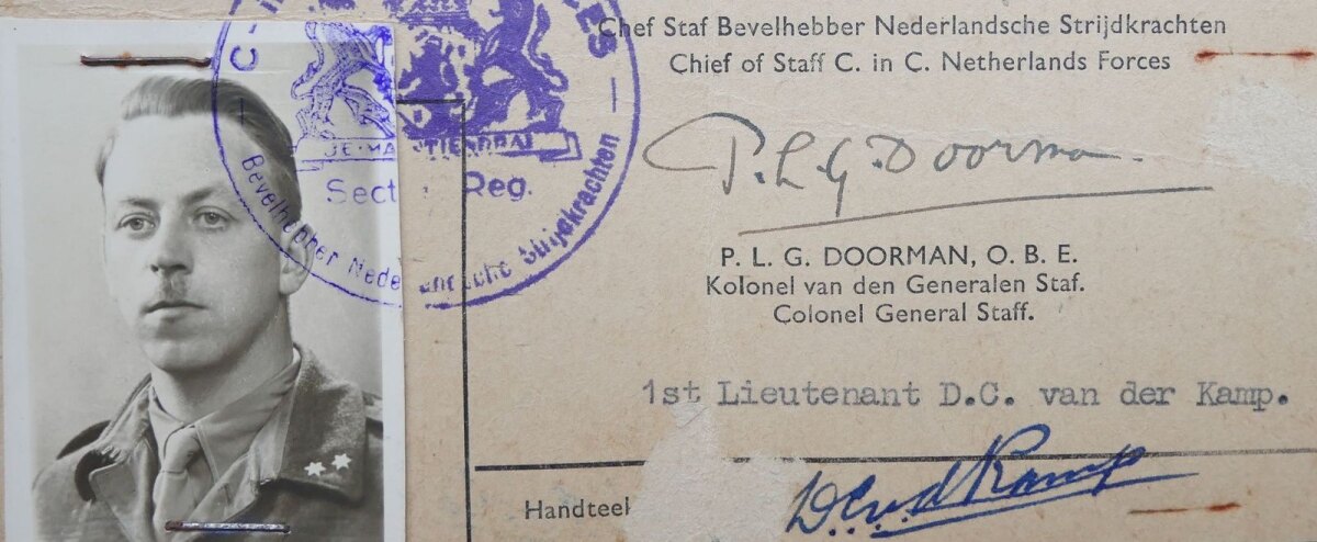 Identiteitsbewijs van Van der Kamp in 1945. Foto: familearchief Van der Kamp